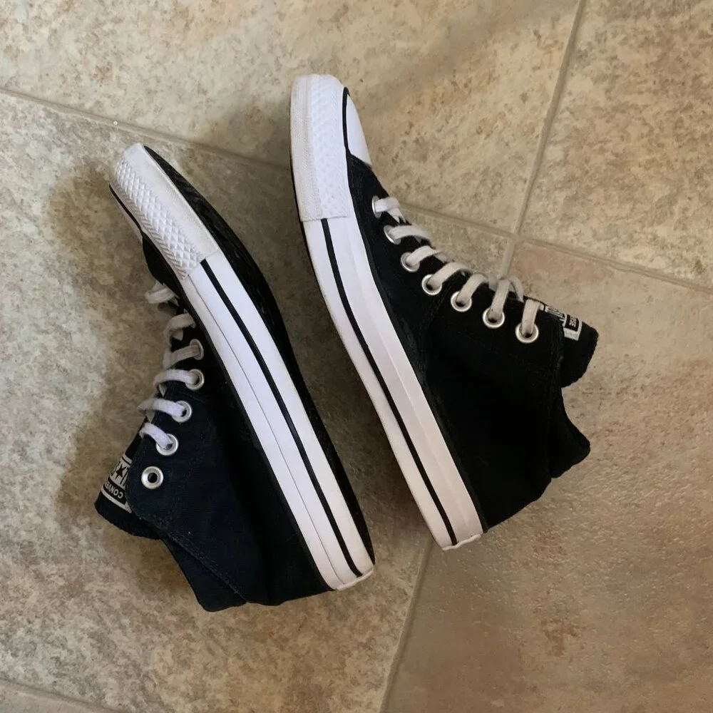 women's size 7   converse - Picture 2 of 3